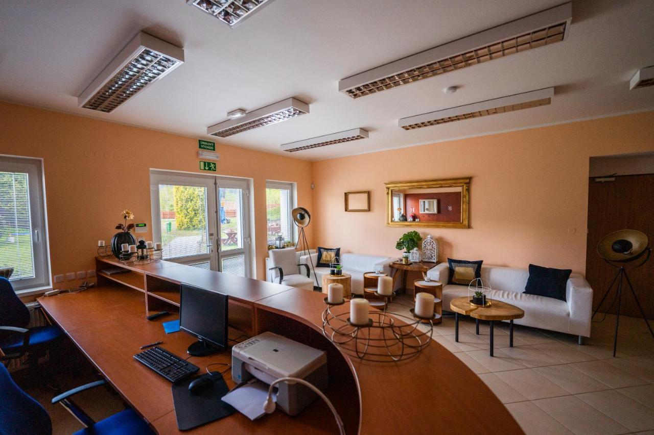 Dlouhá Ves Pension V Lukach מראה חיצוני תמונה